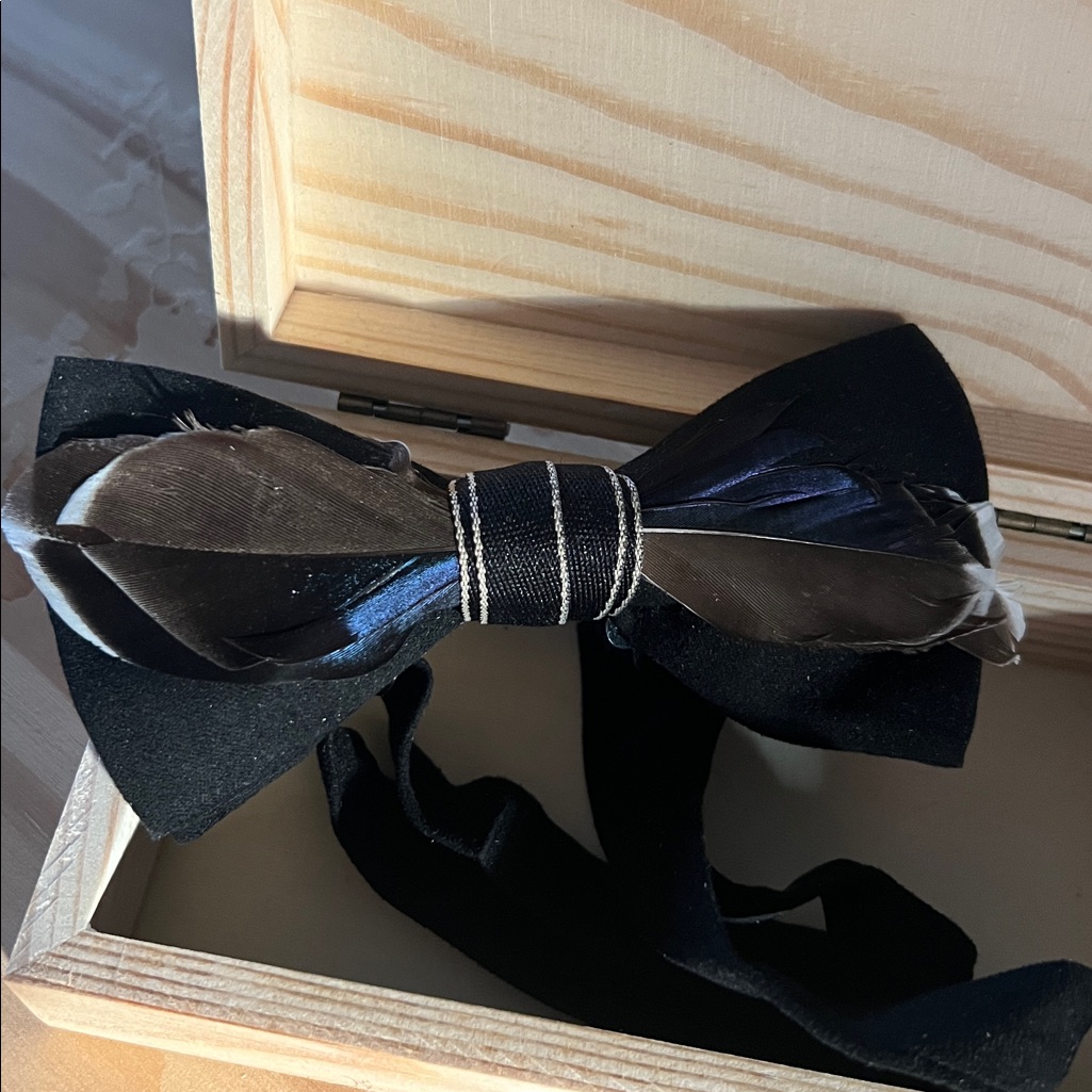 Luxury Mallard Feather Bow Tie